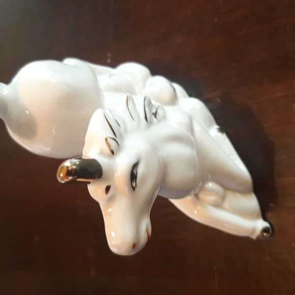 Unicorn Figurine - Picture 9 of 9